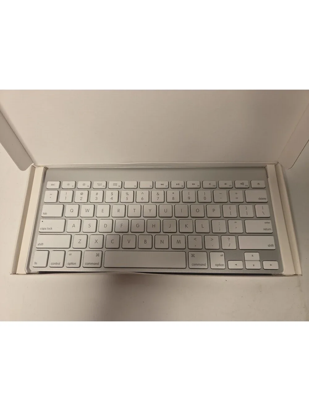 Apple genuine a1314